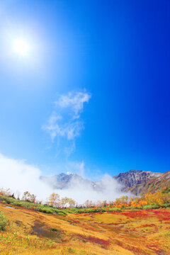 紅葉と白馬岳と白馬三山と太陽, 長野県,小谷村