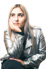 femme rose et argent 