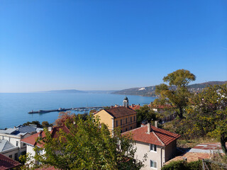Obraz premium Roofs of houses with tiles and authentic houses in the old town