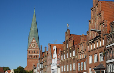 Obraz premium Altstadt und Johanniskirche in Lüneburg