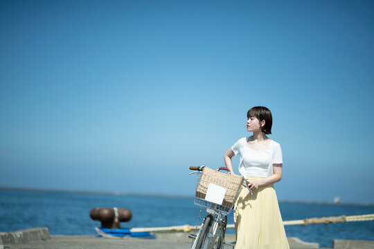 Cycling on Wharf