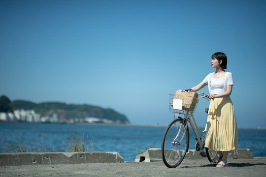 Cycling on Wharf