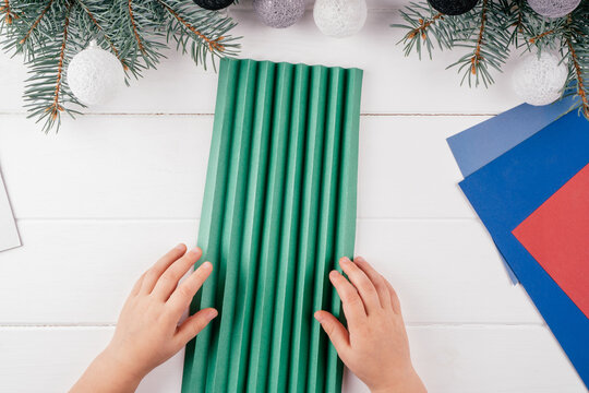 Step-by-step Greeting card 3D Christmas tree tutorial. Step 9: Sheet should look like this