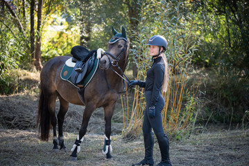 Reiterin mit deutschem Reitpony