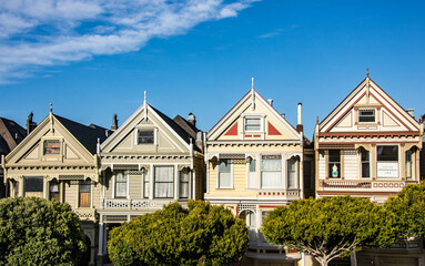Fototapeta na wymiar Rows of The famous Painted Ladies, Victorian postcard row homes, San Francisco, California, U. S. A.