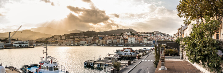 Panorama de la ville de Port Vendres dans les Pyrénées orientales (France)