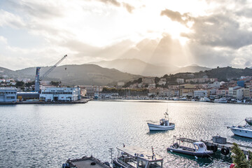 Fototapeta premium Panorama de la ville de Port Vendres dans les Pyrénées orientales (France)
