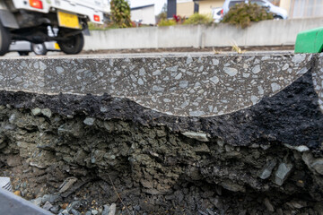 アスファルト舗装道路の断面
