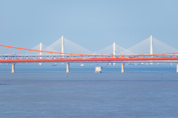 Fototapeta na wymiar Scenery of the Yingwuzhou Yangtze River Bridge in Wuhan, Hubei, China