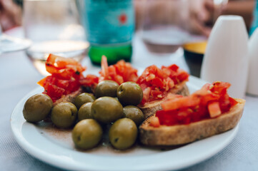Bruschetta mit Oliven