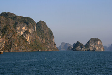 Fototapeta na wymiar halong bay in vietnam
