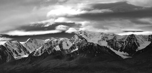 Obraz premium mountains in the fog
