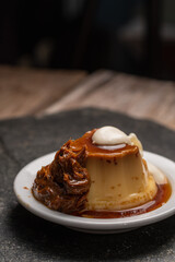 Flan cream and dulce de leche 