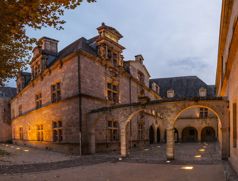 Brive la Gaillarde (Corr&egrave;ze, France) - Vue panoramique automnale du mus&eacute;e Labenche (mus&eacute;e des beaux arts)