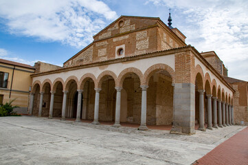 Obraz premium Iglesia Santa María del Castillo, portada románico siglo XII, Olmedo, Valladolid, Castilla y León, España