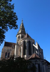 Fototapeta na wymiar church of Semur En Auxois in France 