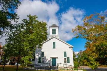 Fototapeta na wymiar First Congregational Church of Kittery Point at 23 Pepperrell Road in fall in town of Kittery, Maine ME, USA. 