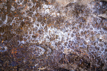 霞沢岳、乗鞍岳、上高地、穂高岳などを見るために、長野県松本市の晩秋の雪が積もる焼岳を登山する風景 Scenery of climbing Mt. Yakedake with snow in late autumn in Matsumoto, Nagano Prefecture to see Mt. Kasumisawa, Mt. Norikura, Kamikochi and Mt. Hodaka