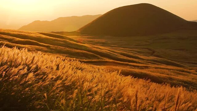 阿蘇山の夕日」の写真素材 | 1,692件の無料イラスト画像 | Adobe