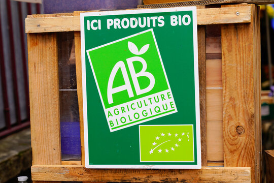 ab agriculture biologique sign brand and text logo green front of biological shop on french bio store