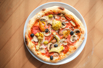 Selbstgemachte Pizza, zuhause, Bachrohr