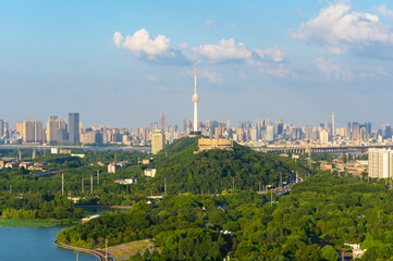 Obraz premium Wuhan city skyline scenery in Hubei, China