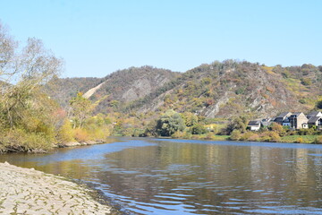 Rhein zwischen Kobern-Gondorf und Dieblich