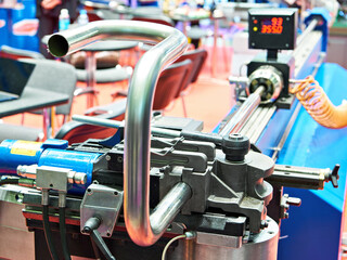 Tube bending machine