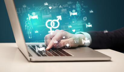 hand browsing on the internet for medical issues