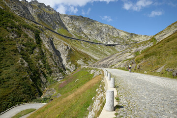 Fototapeta na wymiar La Tremola ancienne route pavée - Suisse