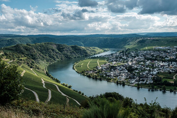 P&uuml;nderich Mosel Sonne Schatten Spiel