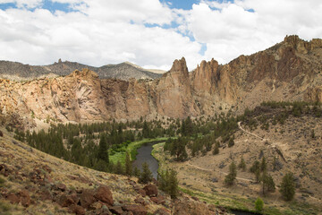 Smith Rock cooked river, wolf trail