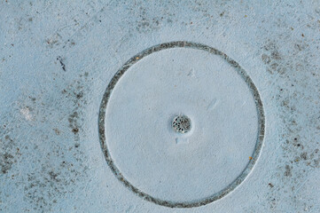 circle pattern on the bottom of the plastic bucket