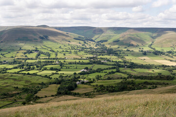 Obraz premium Vale of Edale in Derbyshire Scenic Landscape, Peak District National Park England, British Countryside