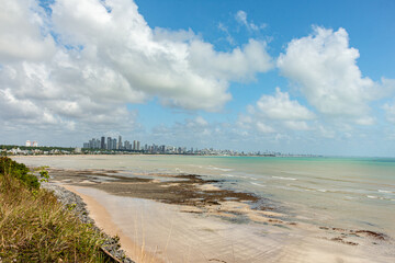 Obraz premium Encontro do mar verde com o céu azul 