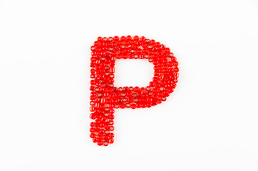 赤いビーズのアルファベット P