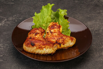 Roasted chicken wings with spices