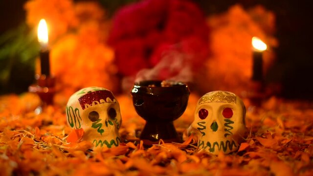 Incienso Ofrenda d&iacute;a de muertos calaveras velas flor de cempas&uacute;chil tradiciones 