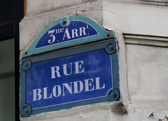 Rue Blondel. Plaque de nom de rue. Paris.