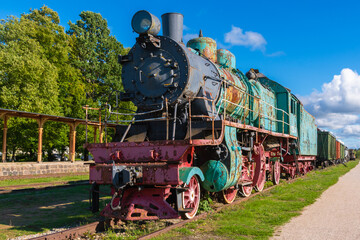 Naklejka premium Eisenbahn Museum in Estland Haapsalu mit historischen Zügen aus der Zarenzeit und Sowjetunion