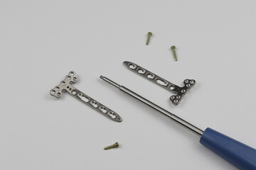 Surgical instruments for operation bone fractures