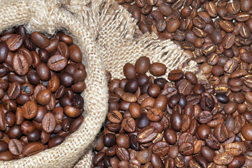 Naklejka premium coffee beans and coffee sacks