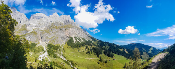 Fototapeta na wymiar Österreichische Berge (Alpen)