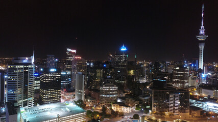 Obraz premium Auckland at night seen from the drone