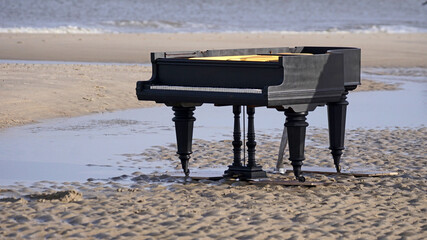 Piano am Meer