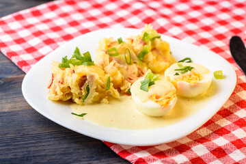 mashed potatoes with bacon and egg