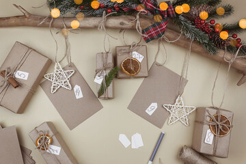 Obraz premium We are preparing an Advent calendar, an idea for Christmas with our own hands.