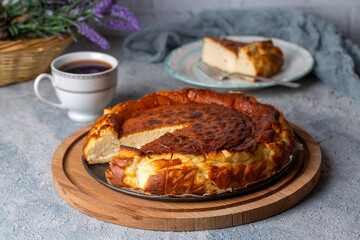 Naklejka premium Basque burnt cheesecake homemade style, San Sebastian cake