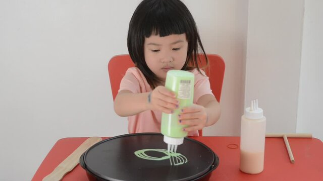 Kid enjoy making pancake in many design at home by itself.
