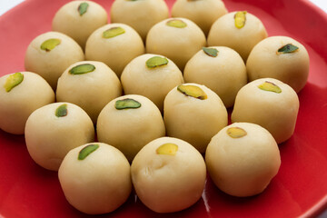 Malai peda or cream pera